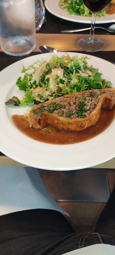 Tourte À la Viande Sauce Corsé